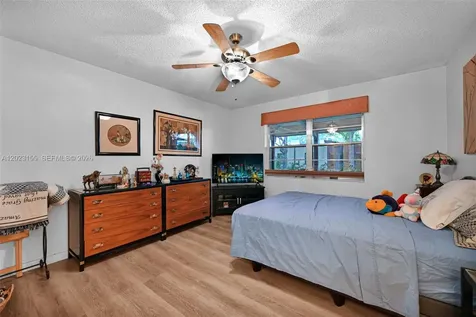 330 Briarwood Circle Hollywood FL 33024