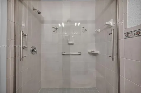330 Briarwood Circle Hollywood FL 33024