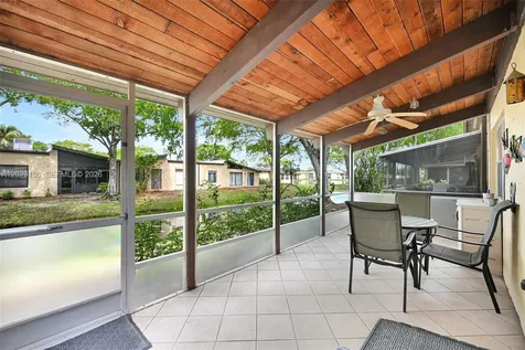330 Briarwood Circle Hollywood FL 33024