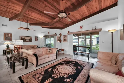 330 Briarwood Circle Hollywood FL 33024