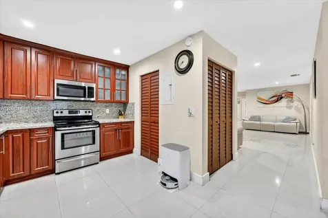 1071 W 37th Street Hialeah FL 33012