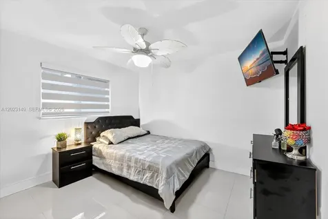1071 W 37th Street Hialeah FL 33012