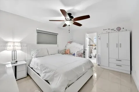 1071 W 37th Street Hialeah FL 33012