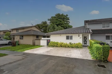 1071 W 37th Street Hialeah FL 33012