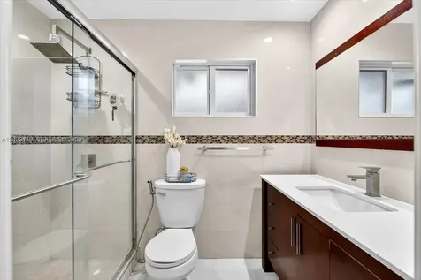 1071 W 37th Street Hialeah FL 33012
