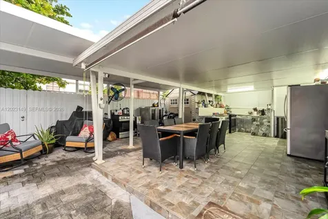 1071 W 37th Street Hialeah FL 33012