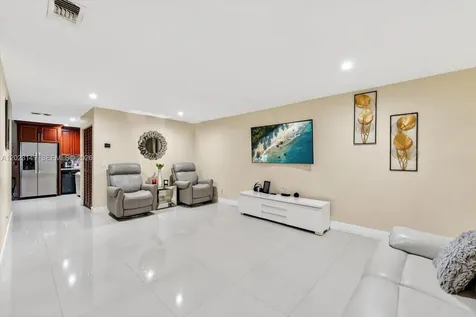 1071 W 37th Street Hialeah FL 33012