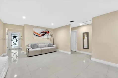 1071 W 37th Street Hialeah FL 33012