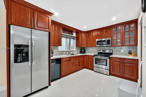 1071 W 37th Street Hialeah FL 33012