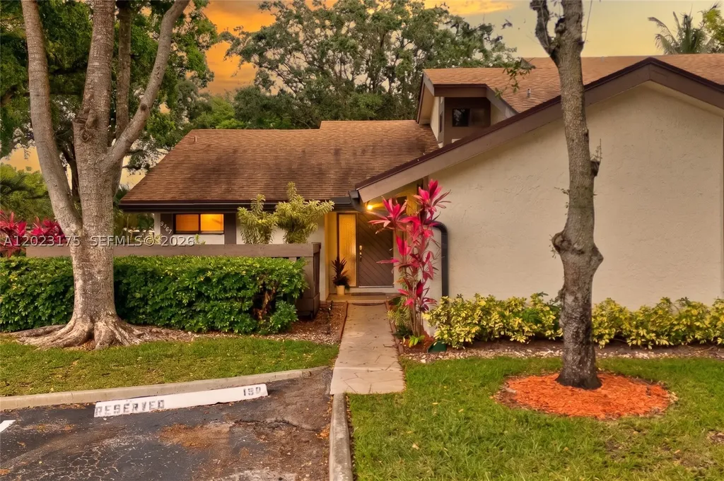 9367 SW 1st Street Plantation FL 33324