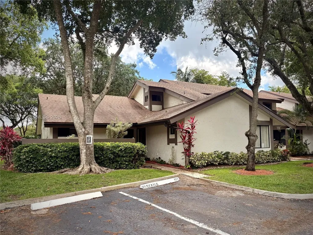 9367 SW 1st Street Plantation FL 33324