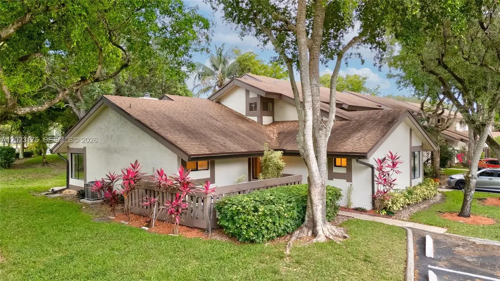 9367 SW 1st Street Plantation FL 33324