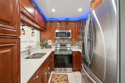 9367 SW 1st Street Plantation FL 33324