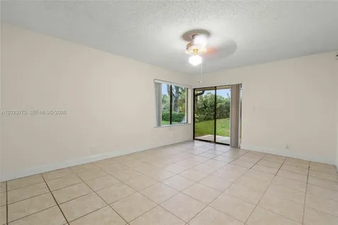 9367 SW 1st Street Plantation FL 33324