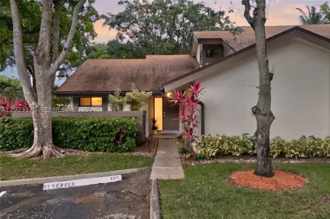 9367 SW 1st Street Plantation FL 33324