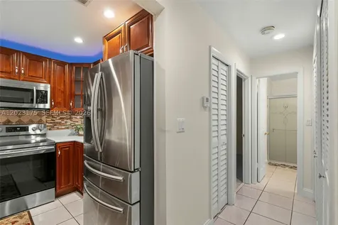 9367 SW 1st Street Plantation FL 33324