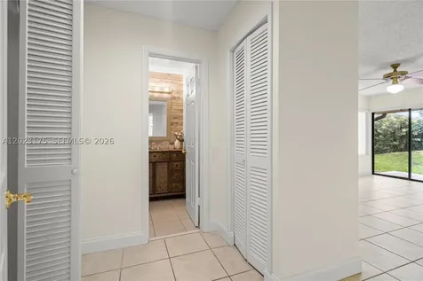 9367 SW 1st Street Plantation FL 33324