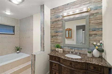 9367 SW 1st Street Plantation FL 33324