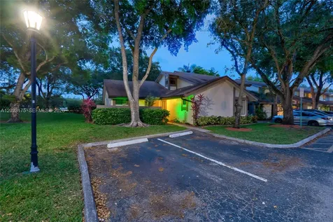 9367 SW 1st Street Plantation FL 33324