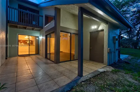 9367 SW 1st Street Plantation FL 33324