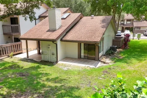 9367 SW 1st Street Plantation FL 33324