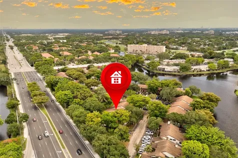 9367 SW 1st Street Plantation FL 33324