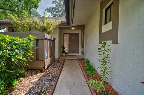 9367 SW 1st Street Plantation FL 33324