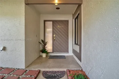 9367 SW 1st Street Plantation FL 33324