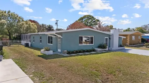 1013 Hispana Avenue Fort Pierce FL 34982