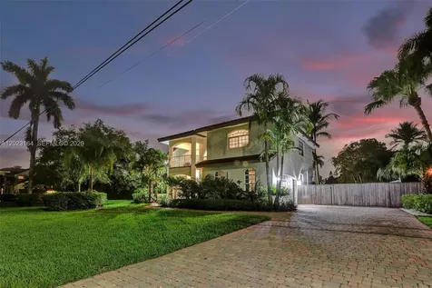 12140 SW 3rd Street Plantation FL 33325