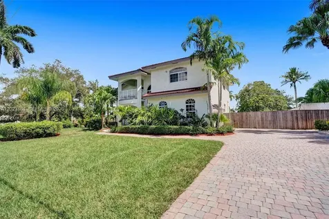 12140 SW 3rd Street Plantation FL 33325
