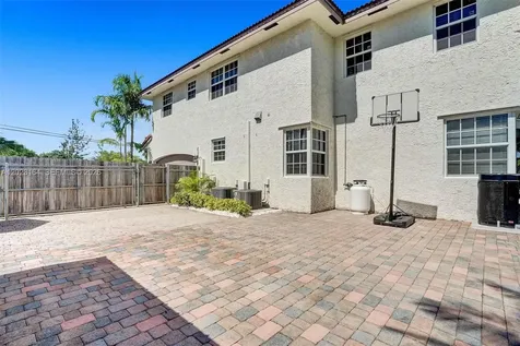 12140 SW 3rd Street Plantation FL 33325