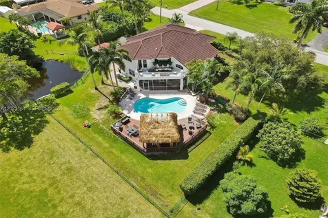 12140 SW 3rd Street Plantation FL 33325