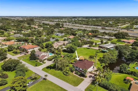 12140 SW 3rd Street Plantation FL 33325