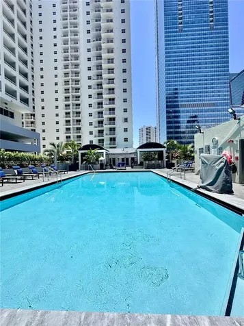 185 SE 14th Terrace Miami FL 33131