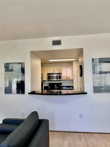 185 SE 14th Terrace Miami FL 33131