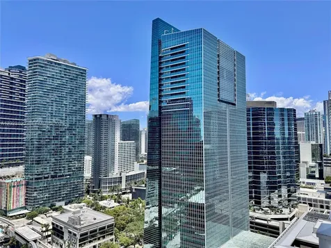 185 SE 14th Terrace Miami FL 33131