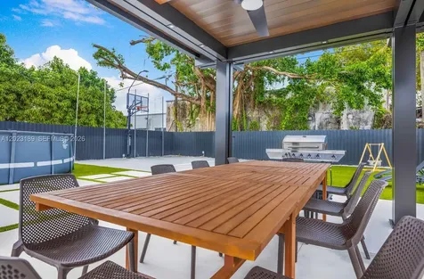 121 NW 53rd Street Miami FL 33127