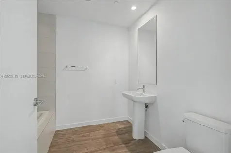 2900 NE 7th Avenue Miami FL 33137