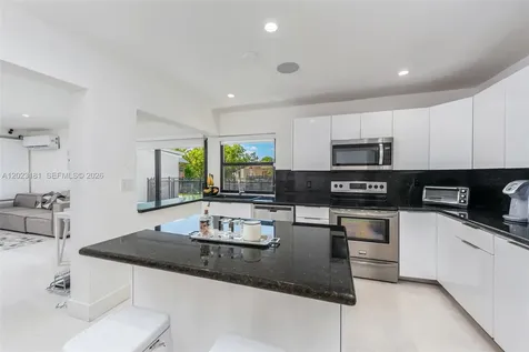 2330 NE 195th Street Miami FL 33180