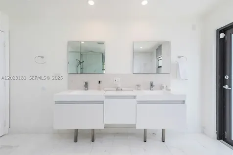 2330 NE 195th Street Miami FL 33180