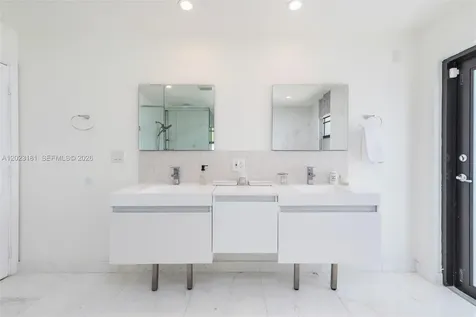 2330 NE 195th Street Miami FL 33180