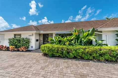 2330 NE 195th Street Miami FL 33180