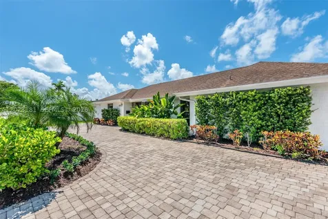 2330 NE 195th Street Miami FL 33180