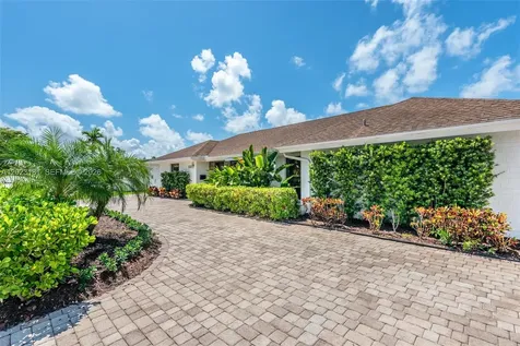 2330 NE 195th Street Miami FL 33180