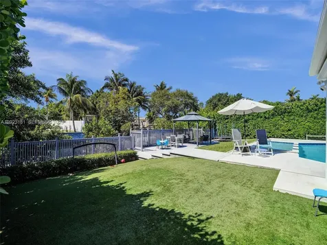 2330 NE 195th Street Miami FL 33180
