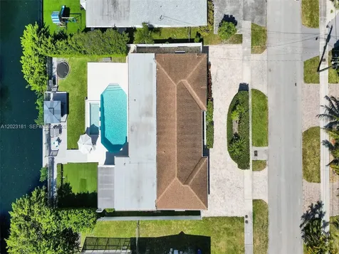 2330 NE 195th Street Miami FL 33180