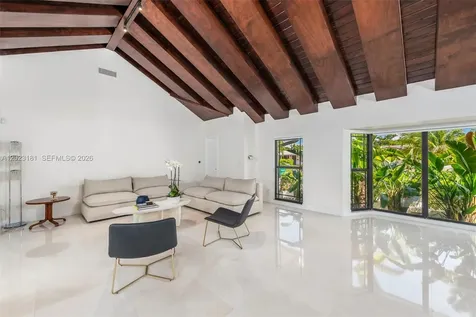 2330 NE 195th Street Miami FL 33180