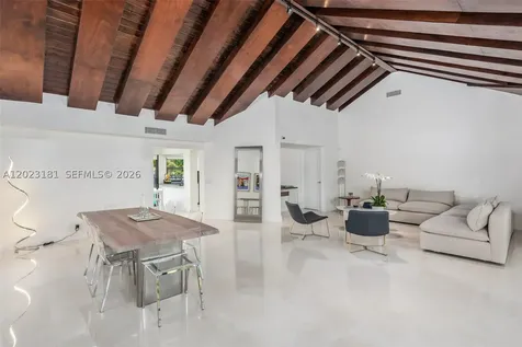 2330 NE 195th Street Miami FL 33180
