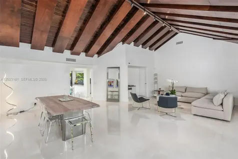 2330 NE 195th Street Miami FL 33180